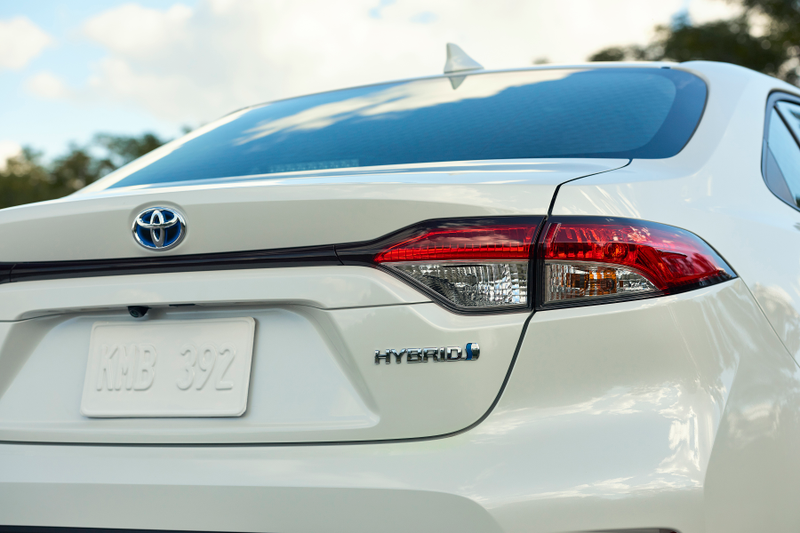Illustration for article titled 2020 Toyota Corolla Hybrid Joins the Prius With an Expected 50 MPG